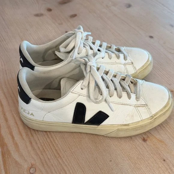 Women’s Veja Campo Sneakers - Picture 3 of 5